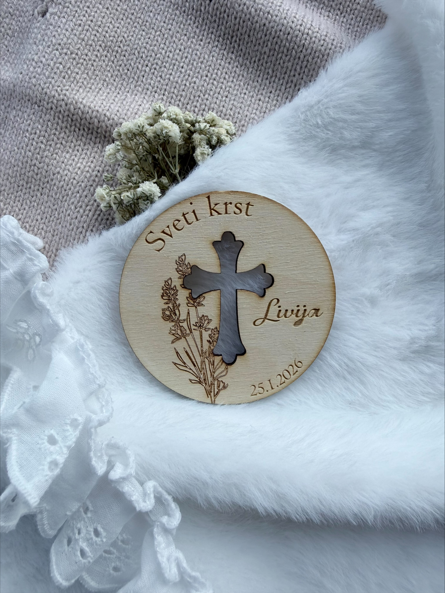 leseni magnet s križem za krstno ali birmansko darilo