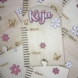 Lesen stenski merilnik višine z imenom – personaliziran