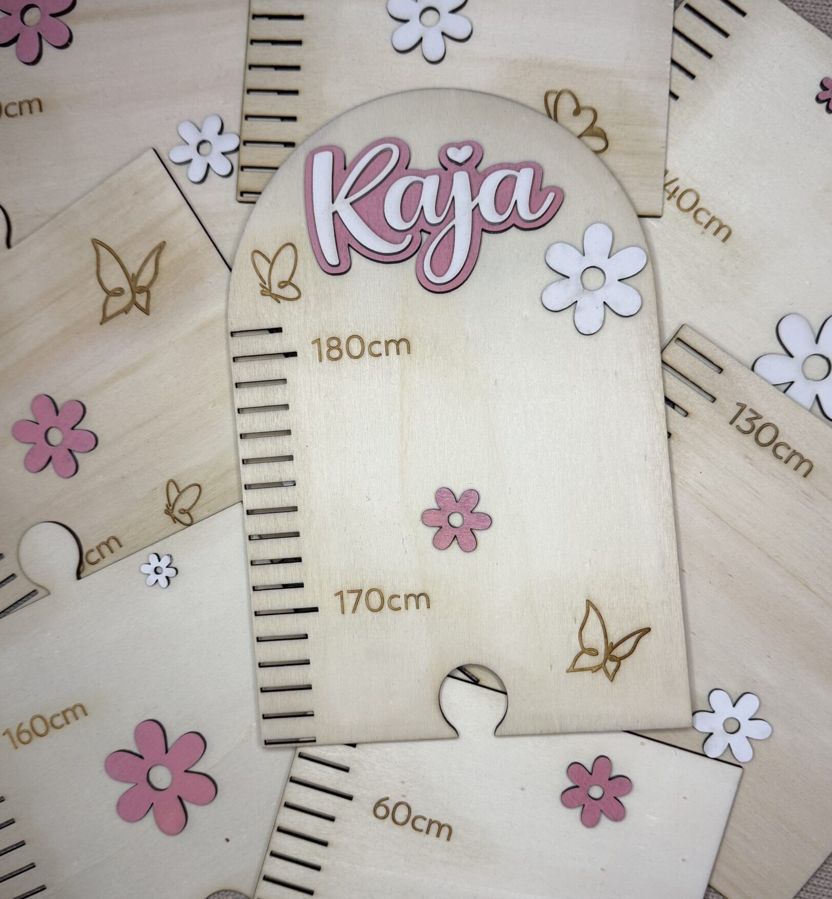 Lesen stenski merilnik višine z imenom – personaliziran