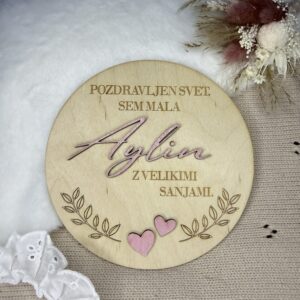 personalizirana lesena oznanitvena ploščica z imenom