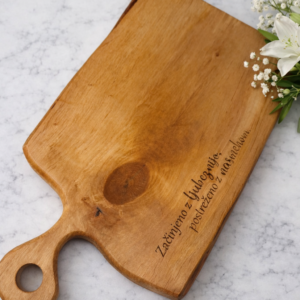 Unikatna lesena servirna deska iz jelše z gravuro - velikost S